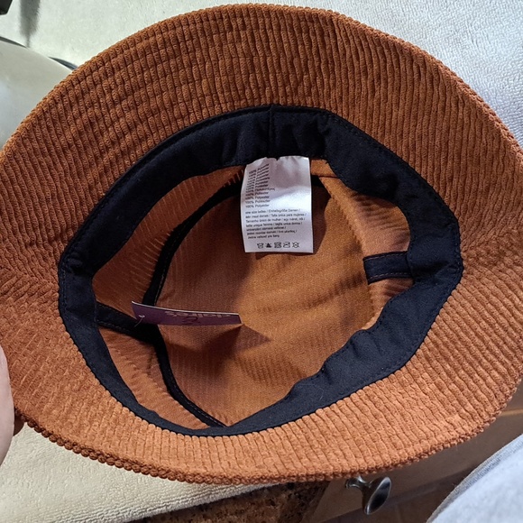 Claire's - Picture 5 of 8